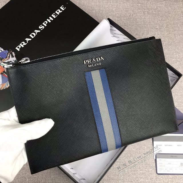 prada手包 普拉達十字紋牛皮手拿包 2NG005 PRADA經典熱賣男士手包  pyd2259